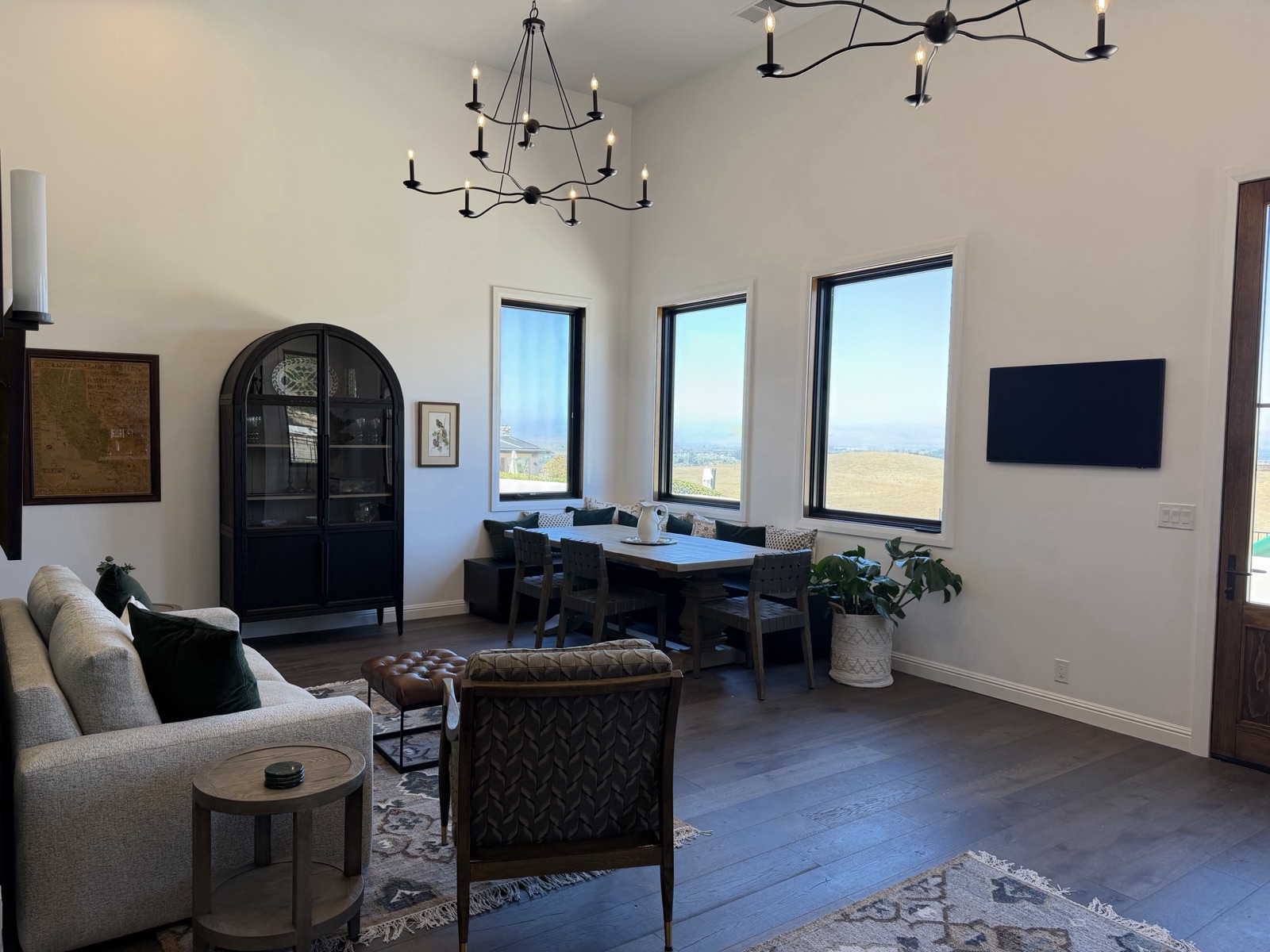Hollister home addition - finished great room interior